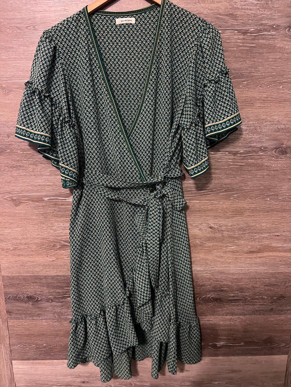 Max studios wrap dress size small green short straps short sleeves summer